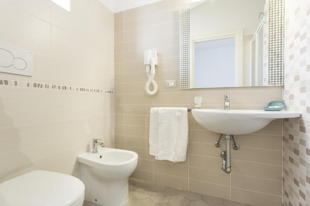 Room And Breakfast Da Laura Bellaria-Igea Marina Ngoại thất bức ảnh